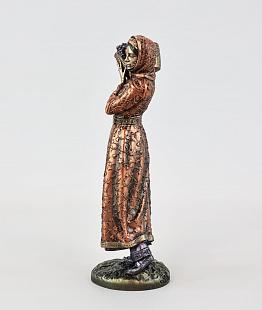 Статуэтка Девушка с корзиной винограда (цвет Вернисаж)_